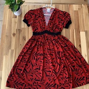 $20/2 London Times red A-line Dress Patterned short-sleeve ruched maxi nap dress